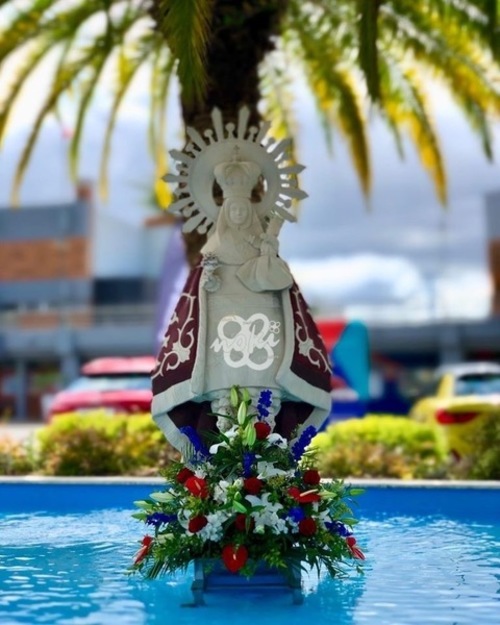 DECORACION FLORAL DE LAS FIESTAS SOCIALES DEL REAL GRUPO DE CULTURA COVADONGA