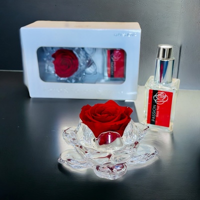 FLOR DE CRISTAL CON ROSA ETERNA Y PERFUMADOR