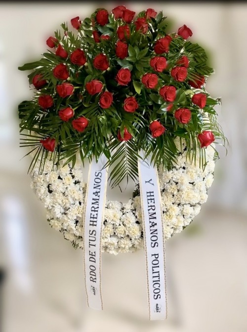 Corona blanca cabezal de rosas rojas
