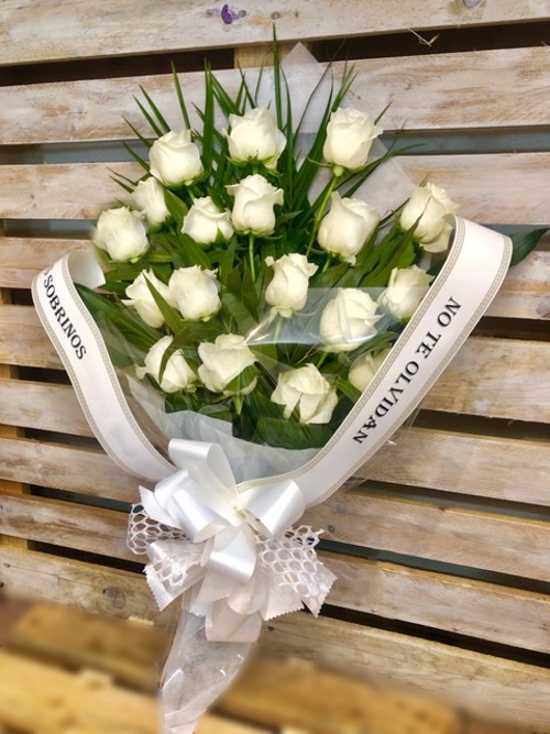 Ramo funerario de 18 rosas
