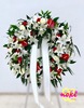 Corona de flores variadas blanca y roja